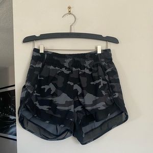 Athleta Printed Mesh Racer Run Short